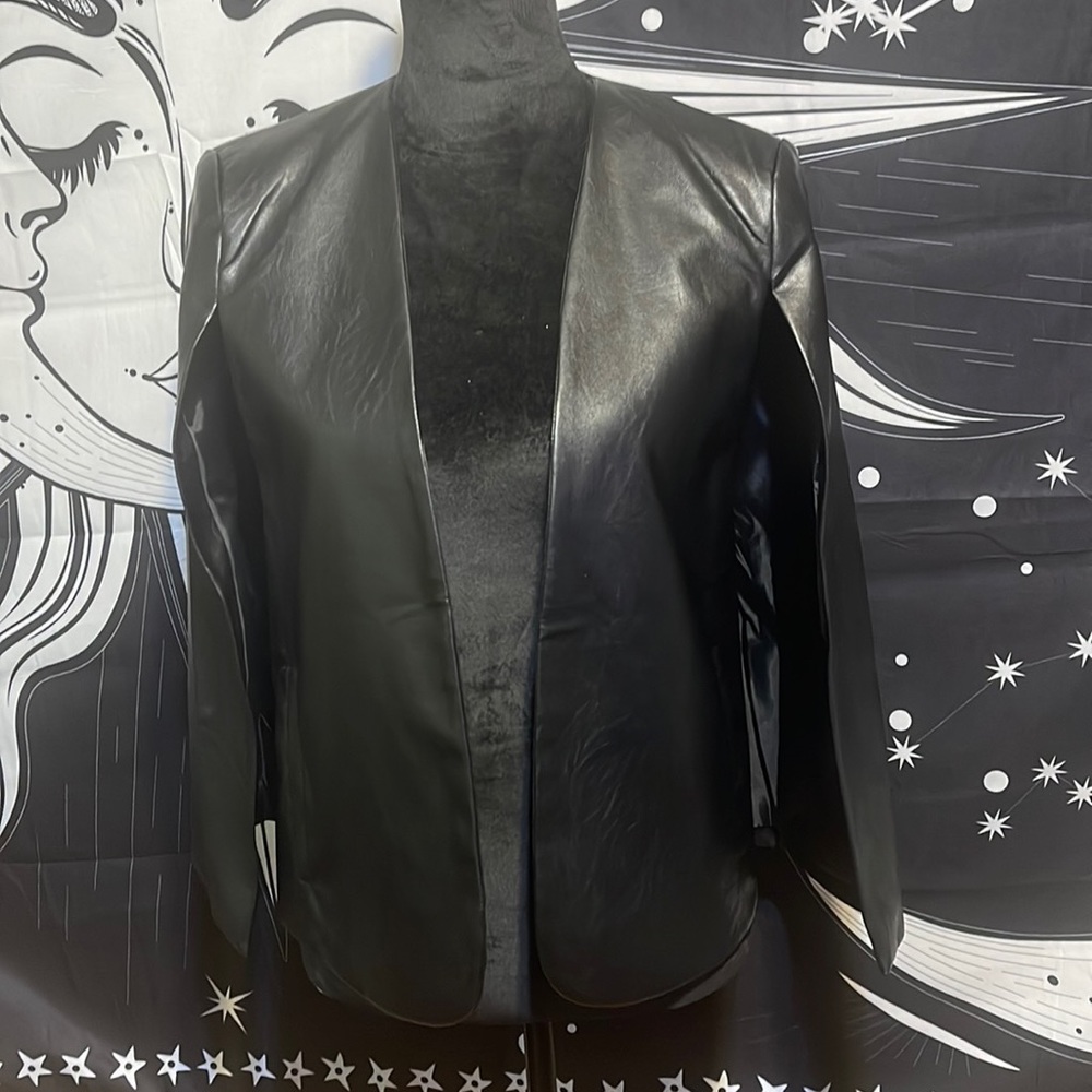Cape sleeve blazer/vest